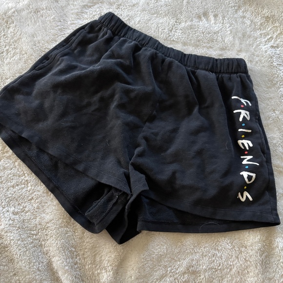 FRIENDS shorts - Picture 1 of 3